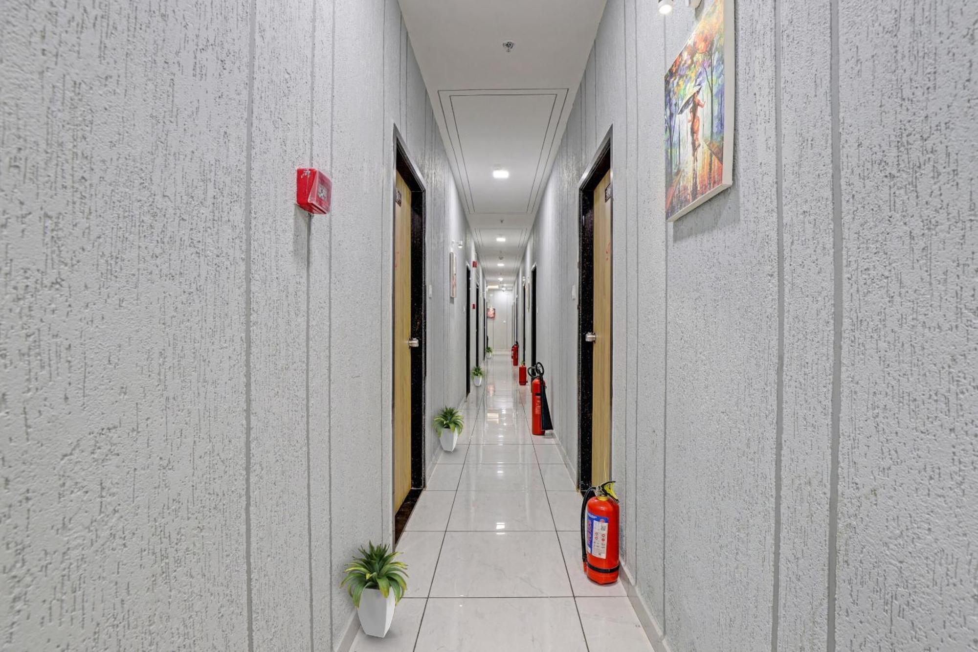 Hotel O Royal Orbit سورات المظهر الخارجي الصورة