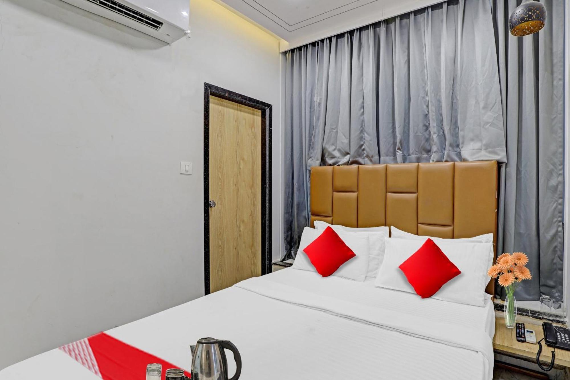 Hotel O Royal Orbit سورات المظهر الخارجي الصورة